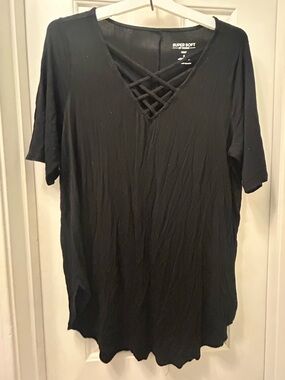 Torrid Super Soft crossed caged V neck Tunic